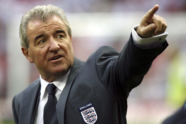 Terry Venables, cựu huấn luyện viên đội tuyển Anh, Tottenham và Barcelona, qua đời ở tuổi 80 | Tin tức AP