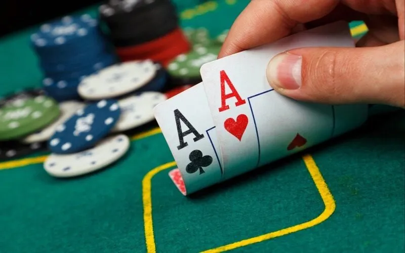 Poker là gì? Các khái niệm và mẹo cơ bản trong trò chơi Poker