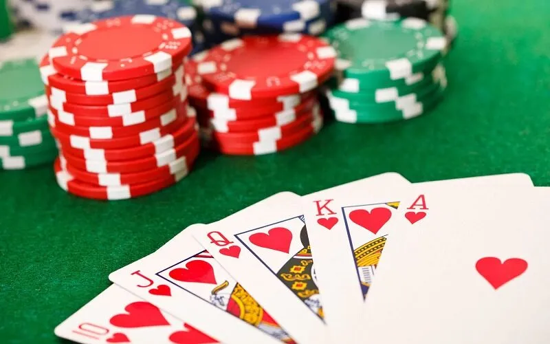 Poker là gì? Các khái niệm và mẹo cơ bản trong trò chơi Poker