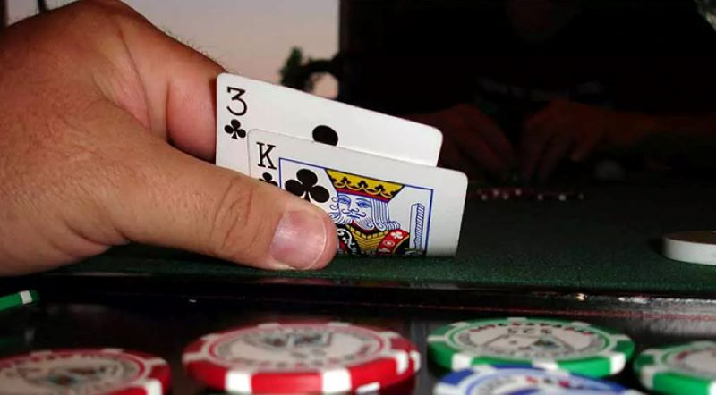 Double Barrel Poker là gì? Khi nào bạn nên sử dụng nòng đôi?