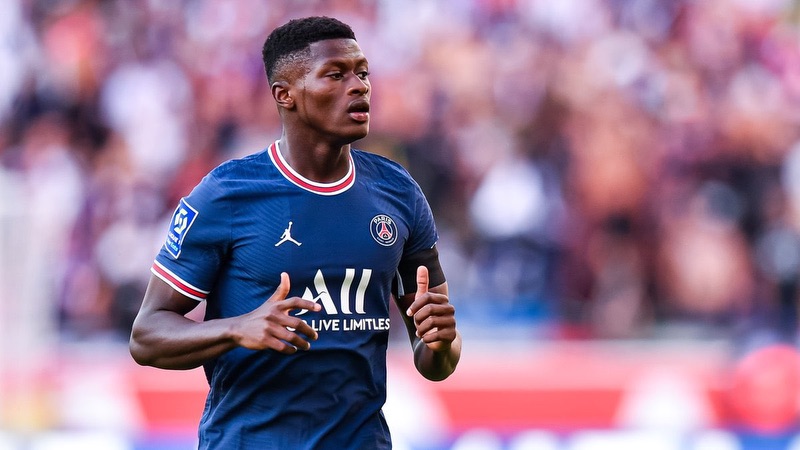 Và PSG đã không lãng phí thời gian để chiêu mộ cầu thủ này. Nuno Mendes - Sau khó khăn là nỗ lực để thành số 1