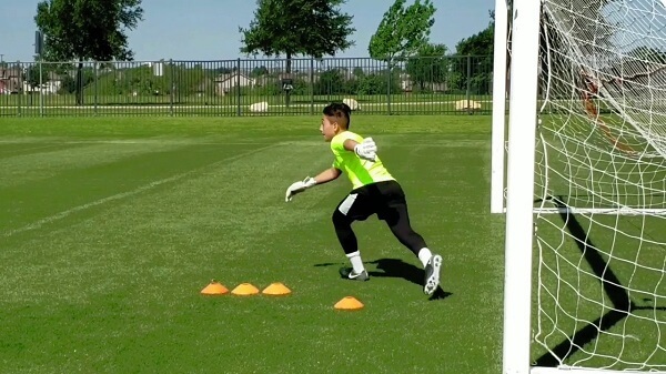 Kỹ thuật đá bóng cơ bản dành cho người mới bắt đầu